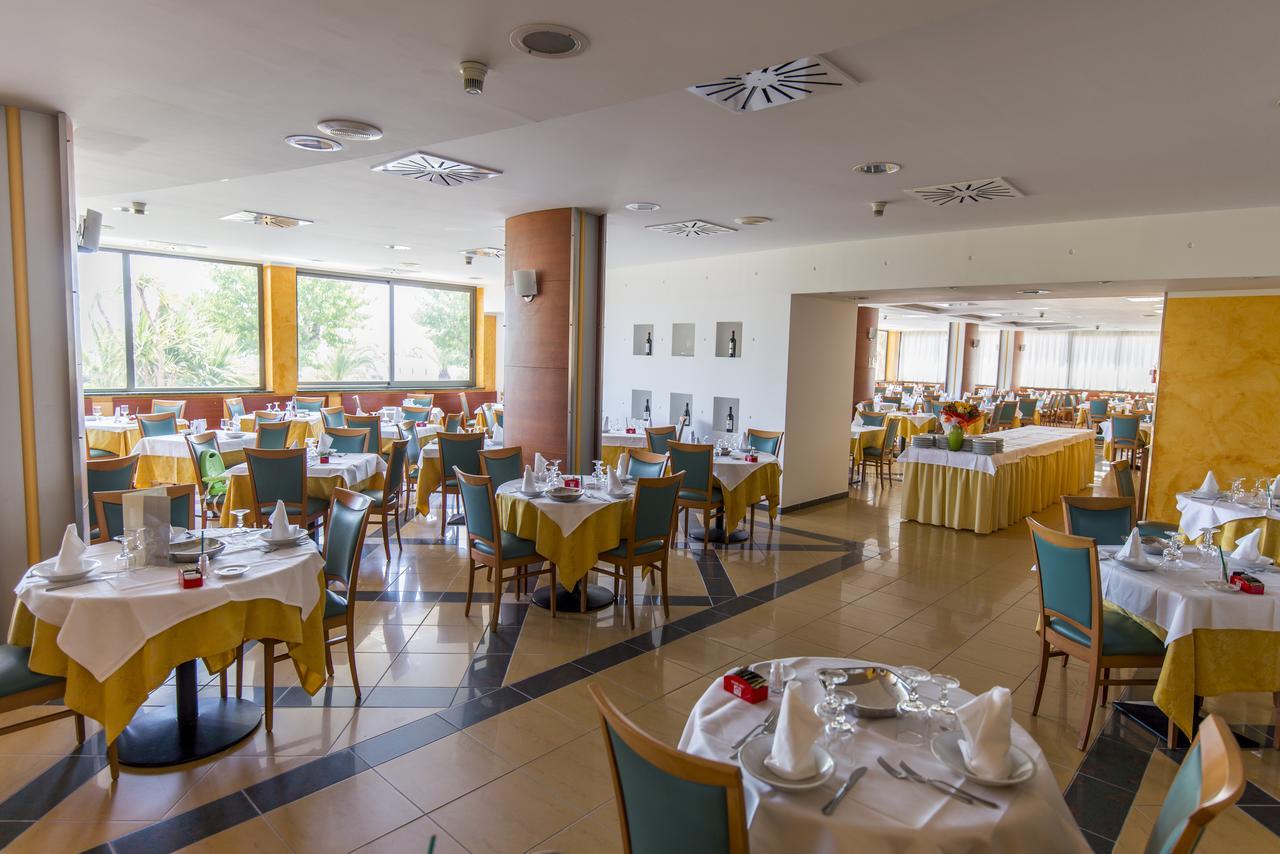 Hotel Atlas Альба-Адріатіка Екстер'єр фото